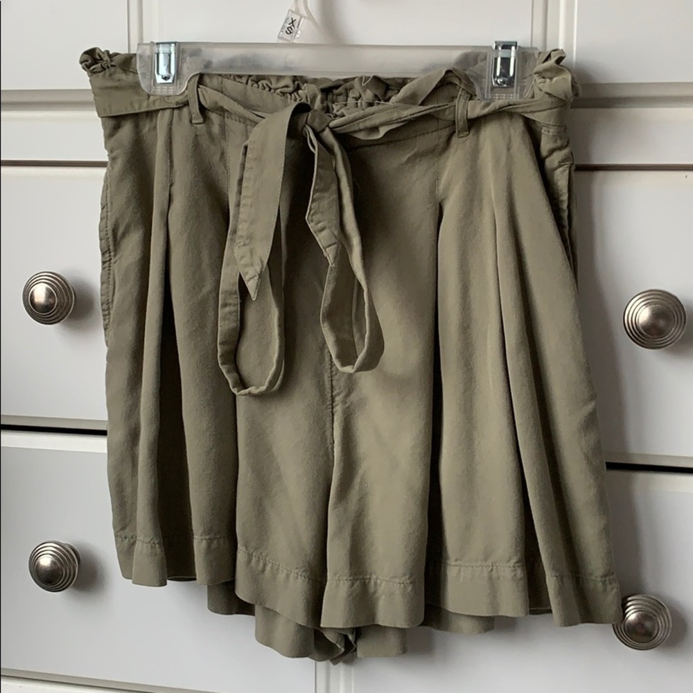 Green American Eagle Paperbag shorts
